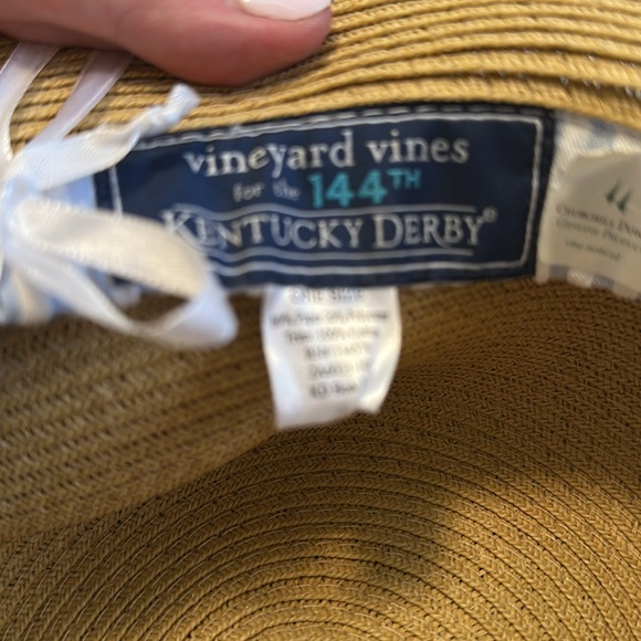 Vineyard Vines Tan Hat with White Floral Accent, one size, cottagecore - Picture 7 of 16